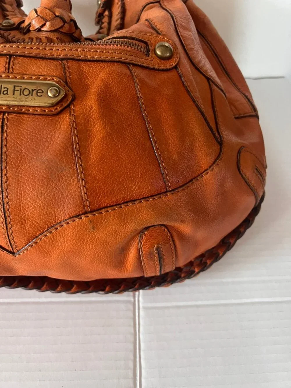 ISABELLA FIORE LOVE DOVE HOBO LEATHER BAG